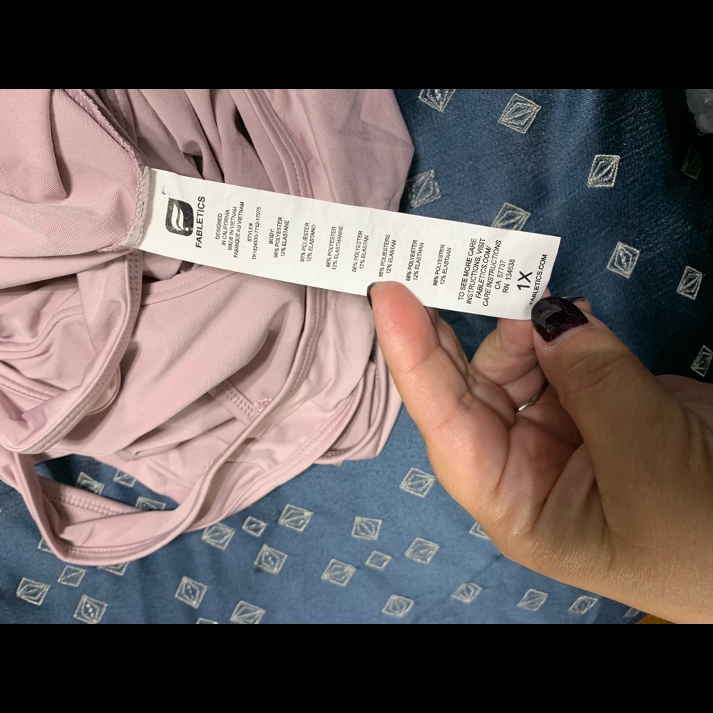 Fabletics tank - Picture 3 of 4